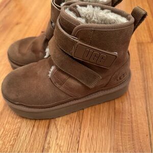 UGG ChestBut Suede boots Size 3